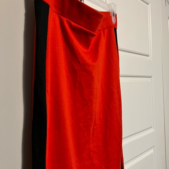 ZARA RED AND BLACK SIDE STRIP SKIRT - Picture 2 of 7
